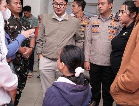 Diduga Keracunan MBG di Cimahi, Belasan Siswa Dilarikan ke Rumah Sakit