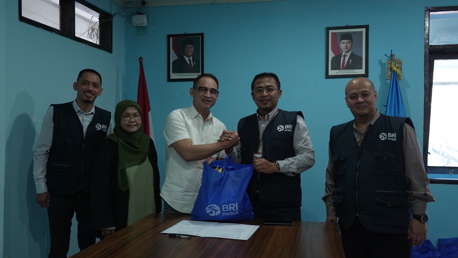 Refleksi Idul Fitri 1447 H: BRI Region 9 Bandung dan PWI Jabar Perkuat Sinergi Lewat Aksi Sosial Refleksi Idul Fitri 1447 H: BRI Region 9 Bandung dan PWI Jabar Perkuat Sinergi Lewat Aksi Sosial