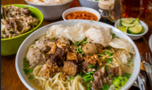 4 Rekomendasi Tempat Makan Mie Kocok Terbaik di Cimahi yang Wajib Dicoba