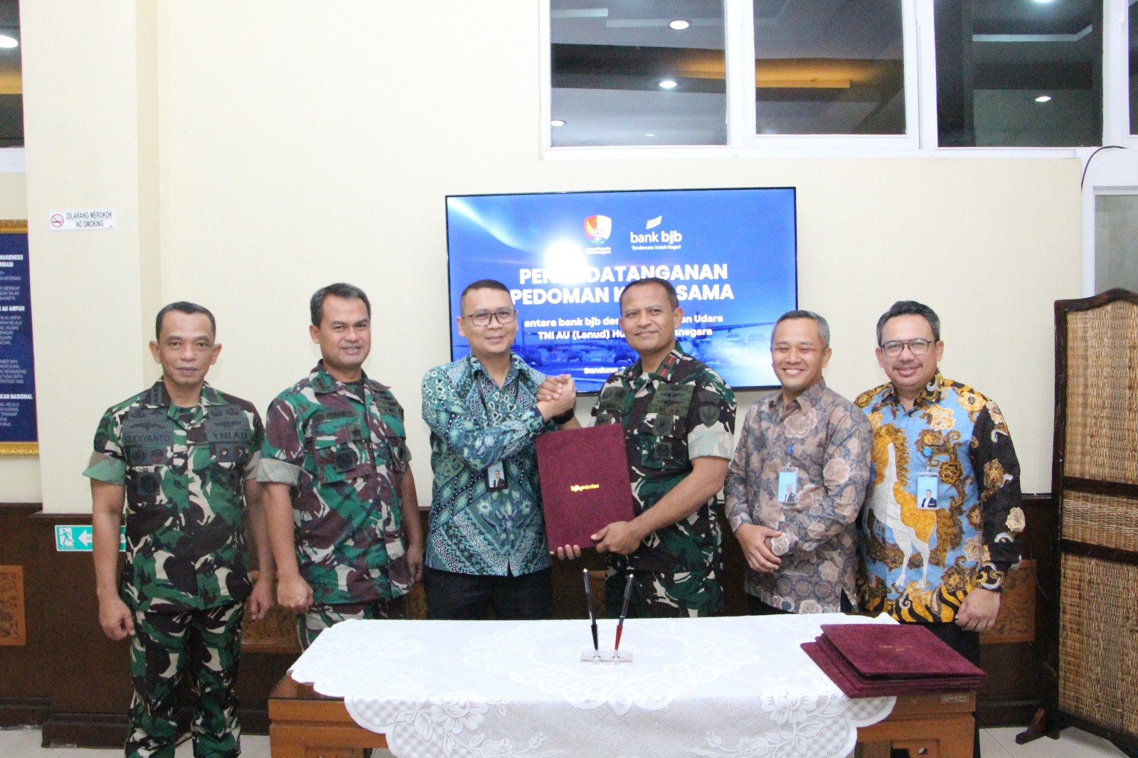 bank bjb Perkuat Sinergi dengan Lanud Husein Sastranegara melalui Penandatanganan Pedoman Kerjasama
