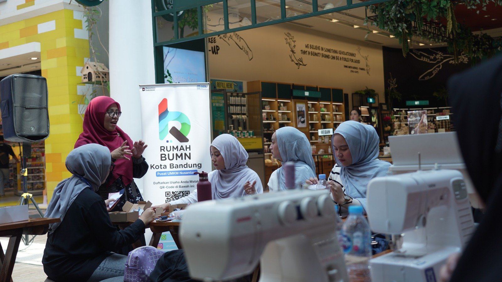 ​Dari Peserta Inkubasi Jadi Mentor: Acuksae Harumkan Nama Rumah BUMN BRI Bandung di Pasar Kreatif Bandung PVJ