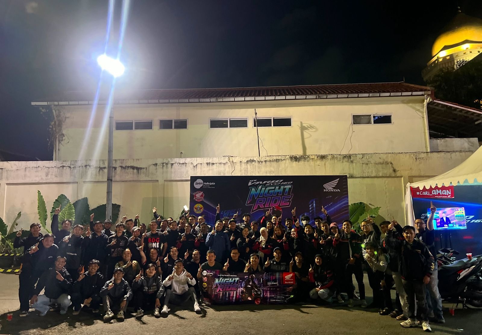 Ratusan Komunitas Honda Vario Ramaikan Vario Evo160 Night Ride di Bandung